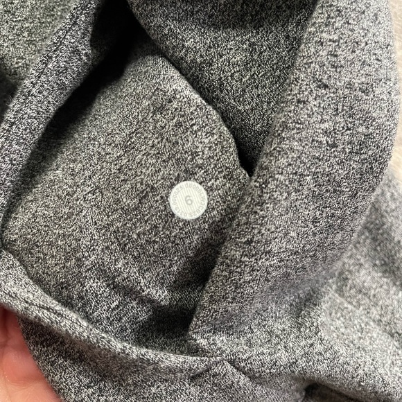Lululemon Scuba Crewneck size 6, new without tags - Picture 3 of 5